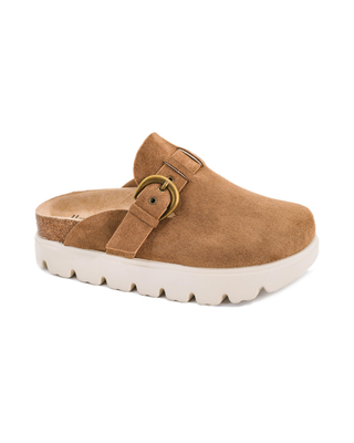The Tardy Faux Suede Buckle Clogs feature a soft tobacco faux suede finish, adjustable buckle detail, and a comfortable platform lug sole. Perfect for everyday fall style.